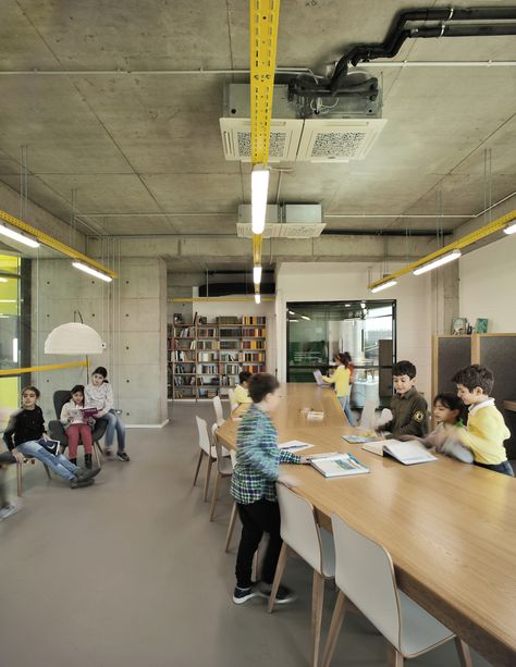 Gallery of Ayb Middle School / Storaket Architectural Studio - 6 Industrial Architecture Interior, Architectural Studio, Interior Design School, Arch Interior, Architectural Floor Plans, Industrial Architecture, Industrial Interior Design, Indoor Design, Design School