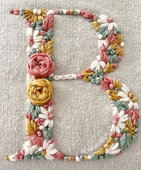 Diy Embroidery Crafts, Hand Embroidery Letters, Embroidery Hoop Art Diy, Embroidery Stitches Beginner, Hand Embroidery Patterns Free, Simple Hand Embroidery Patterns, Embroidery Alphabet, Christmas Embroidery Designs, Instagram B