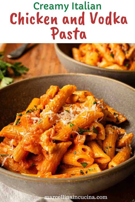 Chicken A La Vodka, Vodka Pasta With Chicken, Chicken Vodka Pasta Recipes, Broccolini Pasta, Pasta Alla Vodka, Creamy Italian Chicken, Vodka Pasta, Creamy Tomato Sauce, Vodka Sauce