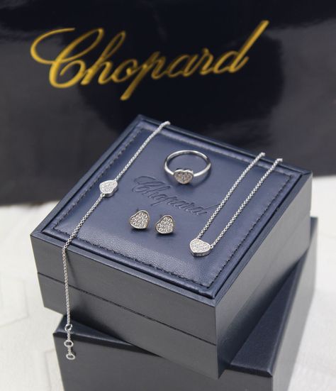 Chopard Jewelry, Bride Accessories, Expensive Jewelry, Jewelry Packaging, Business Account, The Picture, Send Message, Branding, Color