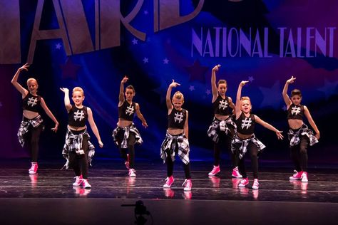 Kids Dancers Hip Hop, Kids Dancers, Dancers Hip Hop, Hip Hop Dance Classes, Baby Dance, Hip Hop Dancer, Ballet Jazz, Dancing Baby, Dance Classes