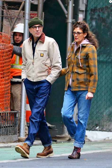 Daniel Day Lewis, Rebecca Miller, Daniel Day, Day Lewis, Outfits Hombre, Mens Outfit Inspiration, Winter Outfits Men, Work Jacket, Workwear Fashion