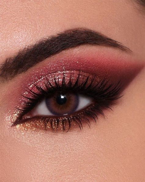 Burgundy And Silver Eye Makeup, Eyeshadow Looks Burgundy, Pink Red Gold Eye Makeup, Gold And Pink Eye Makeup, September Makeup Looks, Cranberry Eyeshadow Looks, Pink And Green Eyeshadow Looks, Wine Makeup Look, Maroon Makeup Looks