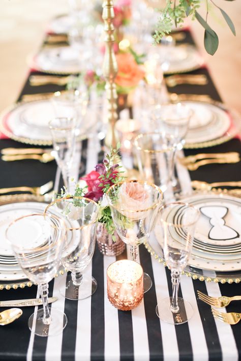 Kate Spade Wedding Inspiration by Christine Skari | SouthBound Bride Kate Spade Bridal Shower Theme, Black Wedding Table Setting, Wedding Table Decorations Pink, White Wedding Table Setting, Kate Spade Theme, Kate Spade Inspired Wedding, Kate Spade Party, Kate Spade Wedding, White Table Settings