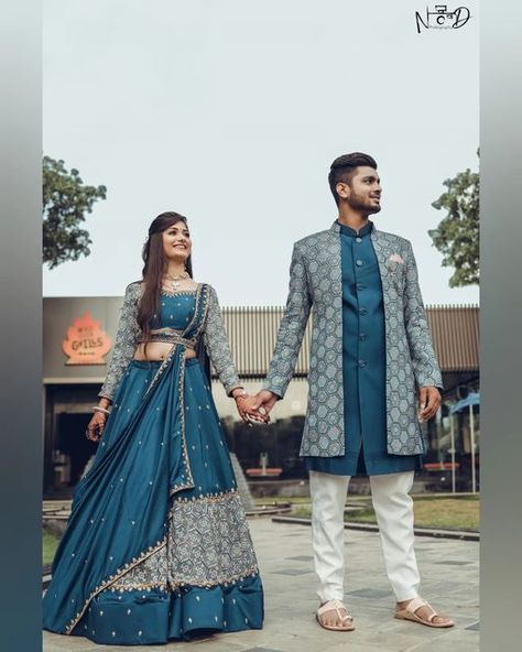 Engagement Couple Dress South Indian, Engagement Look For Bride And Groom, Indian Engagement Outfit For Groom, Groom Dress For Sangeet, Best Engagement Photo Outfits, Engagement Matching Outfits, Matching Outfits For Couples Engagement, Indian Engagement Couple Outfit, Matching Couple Outfits For Wedding