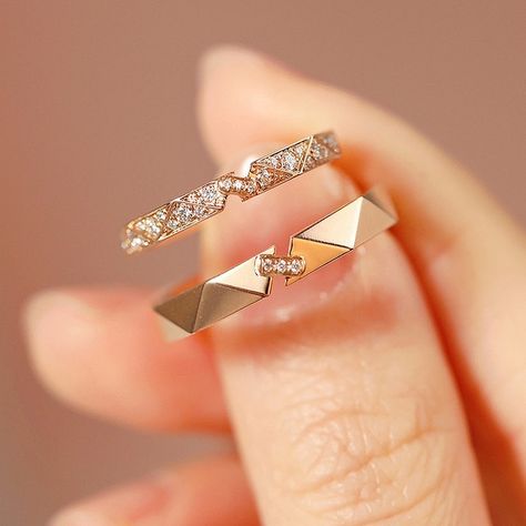 Caramel Adjustable Couple Rings. Same Day Delivery 🚀! https://www.tiara.com.sg/collections/couple-rings/products/caramel خواتم خطوبة, Couple Ring Design, Couple Band, Engagement Rings Couple, Couples Ring Set, Couple Wedding Rings, Gold Ring Designs, Couple Ring, Packaging Gift