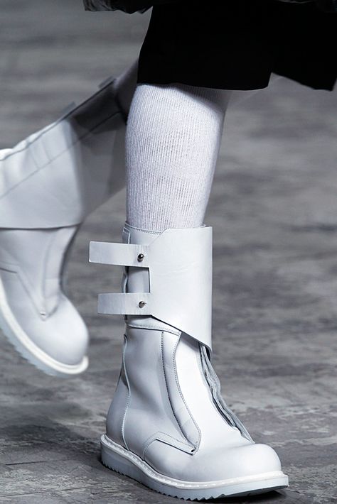 Rick Owens Ninja Boots, Sick Puppies, Futuristic Shoes, Gq Fashion, Mode Shoes, Day Designer, Trendy Swimwear, Futuristic Fashion, Chernobyl