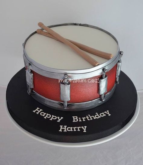 drum cake Drum Birthday Party, Drum Birthday Cakes, Cake Ideas For Men, Music Themed Cakes, Music Cakes, Music Cake, Rock Cake, Drum Cake, Anniversaire Harry Potter