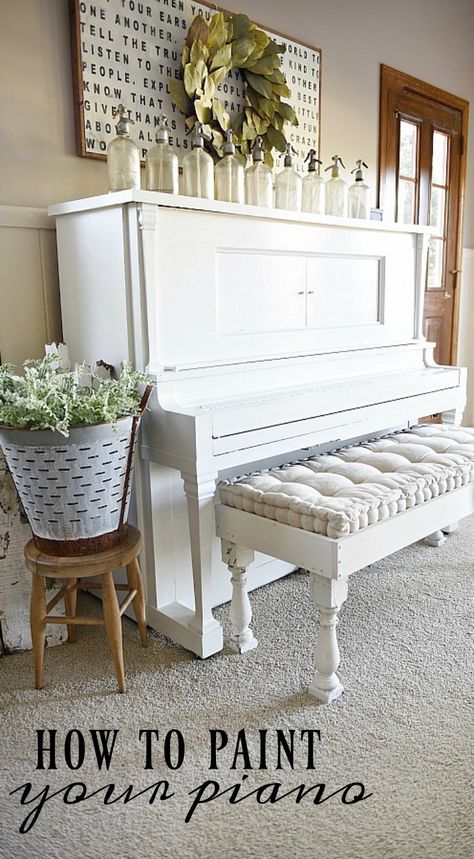 How To paint your piano: An easy update for any old piano & how to make it fit your home decor style. Magnolia Homes Paint, Painted Pianos, Piano Decor, Old Pianos, Piano Room, Deco Originale, Farmhouse Living Room, Easy Home Decor, Farmhouse Living