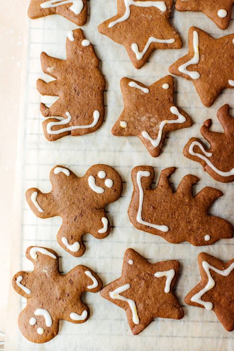 Classic gingerbread cookies, made more healthy! These gingerbread cookies are easy to make with whole wheat flour, molasses and coconut oil. #gingerbreadcookies #gingerbread #holidaybaking #cookierecipe #cookieandkate Healthy Gingerbread Cookies, Healthy Gingerbread, Cookie And Kate, Cinnamon Candle, Cookies Healthy, Blackstrap Molasses, Ginger Bread Cookies Recipe, Healthier Eating, Pastry Flour