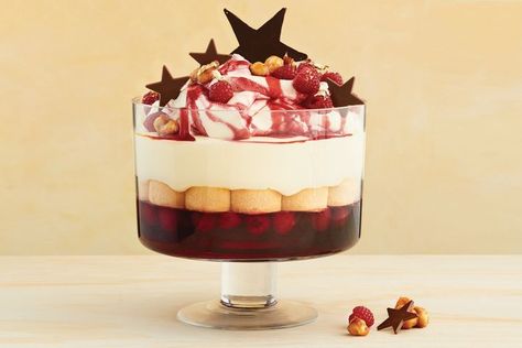 Jelly Trifle, Amazing Christmas Desserts, Christmas Picnic, Christmas Coconut, Jelly Cheesecake, Pumpkin Spinach, Cheesecake Trifle, Dessert Shots, Trifle Bowl