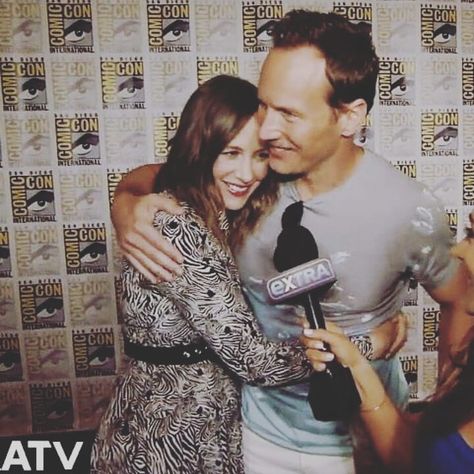 @veranpatricklover on Instagram: “Friendly reminder that this really happened 😍💕 #verafarmiga #patrickwilson #theconjuring #theconjuring2” Vera And Patrick, Patrick Wilson And Vera Farmiga, Vera Farmiga And Patrick Wilson, Conjuring Aesthetic, Ed E Lorraine Warren, Conjuring Universe, Lorraine Warren, Best Tv Couples, Patrick Wilson