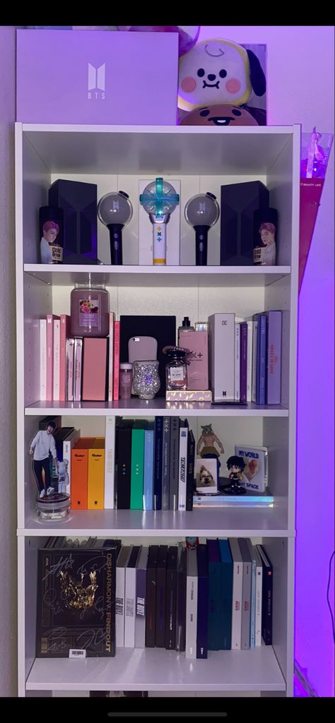 Txt Album Shelf, Txt Shelf, Bts Album Shelf, Bts Shelf, Kpop And Manga Shelf, Albums Shelf, Bookshelf Painting, Kpop Albums Shelf, Bts Albums Collection Shelf