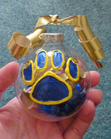 Tiger Scouts, Cub Scouts Tiger, Diy Christmas Tree Ornaments, Boy Diy, Ornament Diy, Cub Scout, Crafts Workshop, Student Council, Classroom Crafts