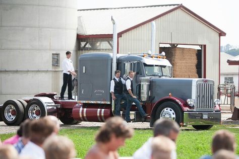 Semi Truck Wedding Ideas, Semi Truck Wedding, Trucker Wedding Ideas, Tractor Wedding, Wedding Photography Guide, Groomsmen Photos, Camo Wedding, Wedding Entrance, Beach Wedding Photography