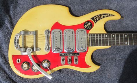 Guitar Blog: 1962/63 Australian-made Maton FyrByrd on eBay UK - but get in quick if you want it... Bass Guitars For Sale, John Bennett, Diy Guitar Pedal, Bass Guitar Lessons, Music Machine, Bass Amps, Cool Electric Guitars, Guitar Tutorial, Gibson Guitars