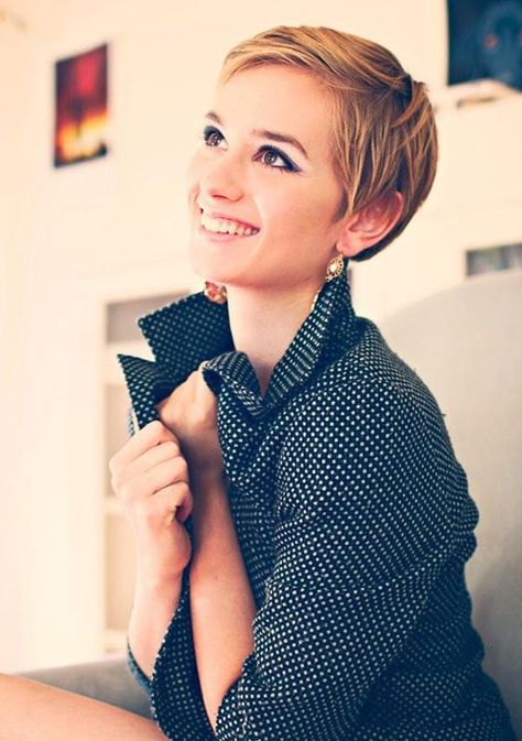 Lovely Pixie Haircut Cute Pixie Cuts, Blonde Pixie Hair, Popular Haircuts, Round Face Haircuts, Short Pixie Haircuts, Cute Hairstyles For Short Hair, Short Haircut, Blonde Pixie, Cut My Hair