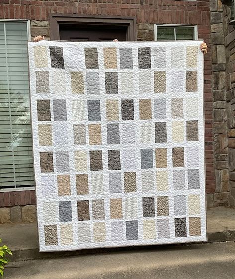 The Fleming's Nine: Pebble Beach Quilt Pattern Neutral Quilts Ideas, Masculine Quilt Patterns, Neutral Colored Quilt, Monochromatic Quilt, Low Volume Quilt, Neutral Quilt, Simple Quilts, Beach Quilt, Modern Quilt Pattern