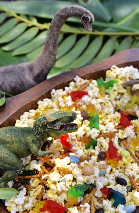 Dinosaur Snacks, Dinosaur Birthday Party Food, Dinosaur Food, Jurassic Park Birthday Party, Jurassic Park Party, Jurassic Park Birthday, Dinosaur Movie, Dinosaur Birthday Party Decorations, Dinosaur Birthday Cakes