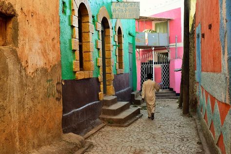 Ethiopia Harar, Social Documentary Photography, Harar Ethiopia, Dire Dawa, Ethiopia Travel, Fancy Shop, Worlds Apart, Pillars Of Islam, Africa Photography