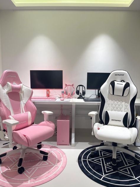 Girls Gaming Room, Blue Gaming Room, Room Setup Aesthetic, Gaming Room Setup Aesthetic, Black Gaming Room, Setup Ideas Gaming, Pink Gaming Room, Couple Gaming Room Setup, Gaming Room Setup Ideas