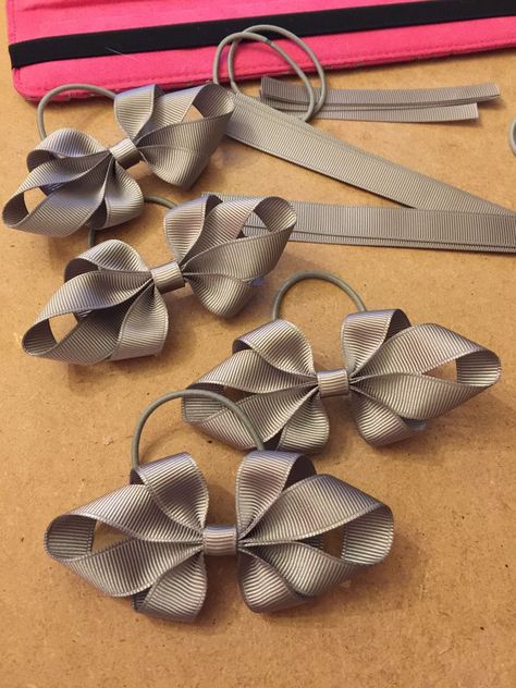 Plain Grosgrain Ribbon Bows - £2.50 A Pair At Www.dreambows.co.uk #girlsbows #ribbonhairbows #schoolb… 7CC Girls Hair Bows Diy, Diy Hair Scrunchies, Homemade Bows, Diy Hair Accessories Ribbon, Ribbon Crafts Diy, Hair Clips Diy, Grosgrain Ribbon Bows, Bows Diy Ribbon, Handmade Hair Bows