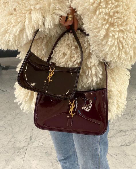 Fall Bags, Women's Bags By Style, Girly Bags, Luxury Purses, Fancy Bags, Pretty Bags, Cute Purses, Saint Laurent Bag, Cute Bags