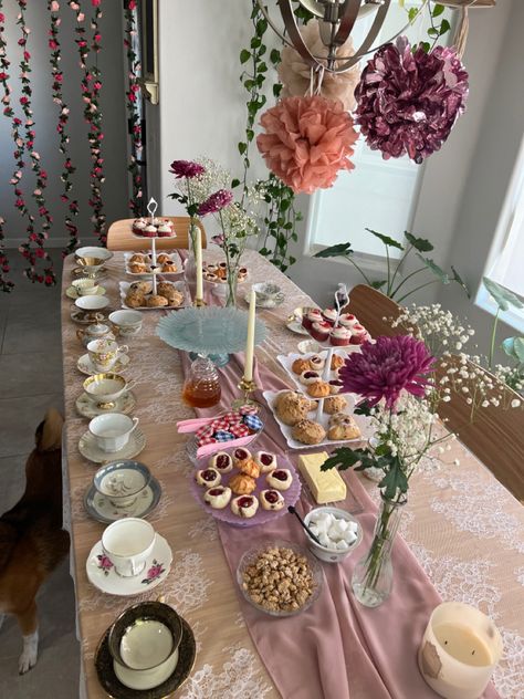 2023 Tea Party Outfit, Tea Party Outdoor Backyards, Cute Birthday Table Decor, Tea Party Birthday For Adults, Talking Tables Tea Party, Feminine Birthday Party Ideas, Tee Party Birthday, Garden Party Galentines, Girly 21st Party