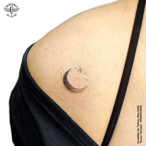 Moon Tattoo Designs For Women Minimalist, Dotted Moon Tattoo, Fineline Moon Tattoo, Minimal Moon Tattoo, Moon Tattoo Black, Pretty Tattoo Ideas, Fingerprint Tattoos, Half Moon Tattoo, Luna Tattoo