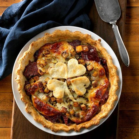 Rustic Pie, Baked Corned Beef, Pastry Decoration, Corned Beef Brisket, Seasoned Potatoes, Brown Betty, Corned Beef Recipes, Corned Beef Hash, Beef Hash