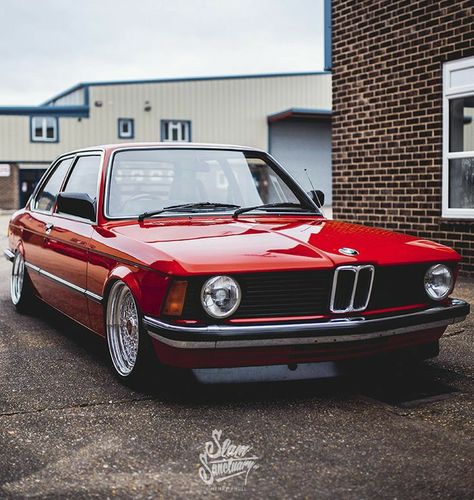 Old Bmw Cars, E21 Bmw, E28 Bmw, Old Bmw, Bmw Old, Bmw 318, Vintage Bmw, Bmw Vintage, Carros Bmw