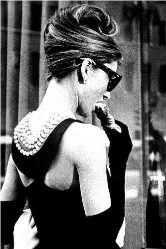 Top 25 French Twist Hairstyles With Pictures | Styles at Life Audrey Hepburn Hair, French Roll Hairstyle, French Twist Updo, French Twists, French Twist Hair, Men's Long Hairstyles, Hepburn Style, Breakfast At Tiffany's, Breakfast At Tiffanys