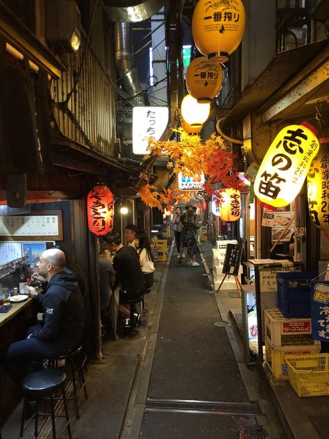 Tokyo Street Food, Street Food Stall, Japan Street Food, Tokyo Aesthetic, Tokyo Food, Back Alley, Japanese Street Food, Kabukicho, Ramen Shop