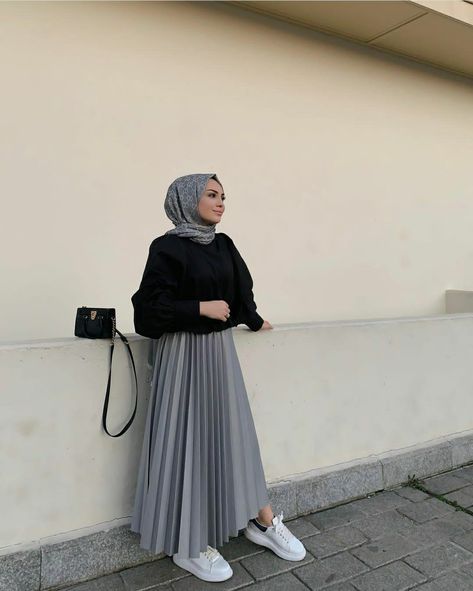 Hijabista Fashion, Estilo Hijab, Muslim Outfits Casual, Muslim Fashion Hijab Outfits, Hijab Style Casual, Hijabi Fashion Casual, Muslim Women Fashion, Muslim Fashion Hijab, Skirt High Waist