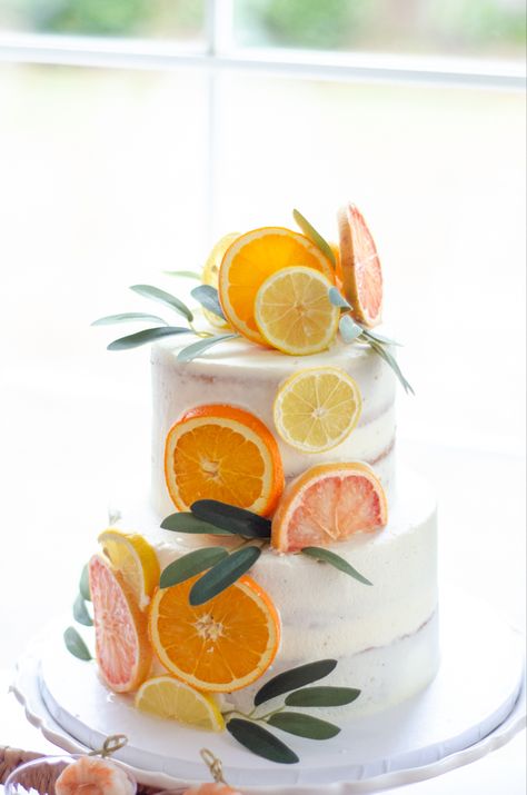 White Cake With Orange Slices, Orange Fruit Theme Party, Citrus Theme Backdrop, Citrus Themed Desserts, Citrus Theme Party Food, Tangerine Themed Party, Oranges Themed Party, Lemon And Orange Bridal Shower Theme, Citrus Bridal Shower Cake