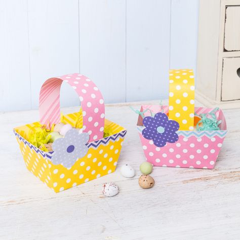 How to make a DIY Easter basket Easter Basket Template, Easter Egg Party, Diy Easter Basket, Creative Easter Baskets, Easter Paper Crafts, Treat Basket, Easter Egg Basket, Easy Easter Crafts, Polka Dot Paper