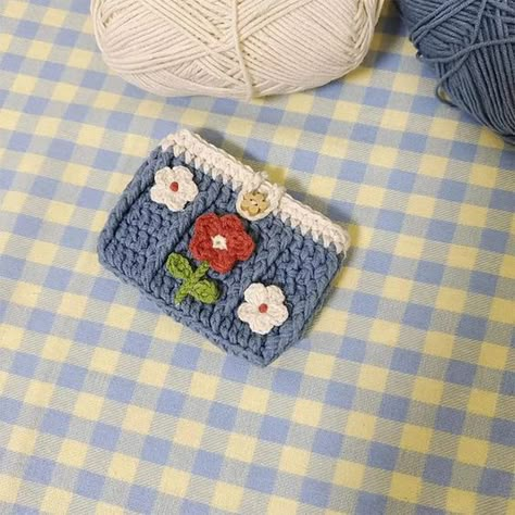 Crochet Card Holder, Crochet Wallet, Crochet Coin Purse, Purse Crochet, Crochet Cushion Cover, Crochet Business, Crochet Design Pattern, Kawaii Crochet, Crochet Inspo