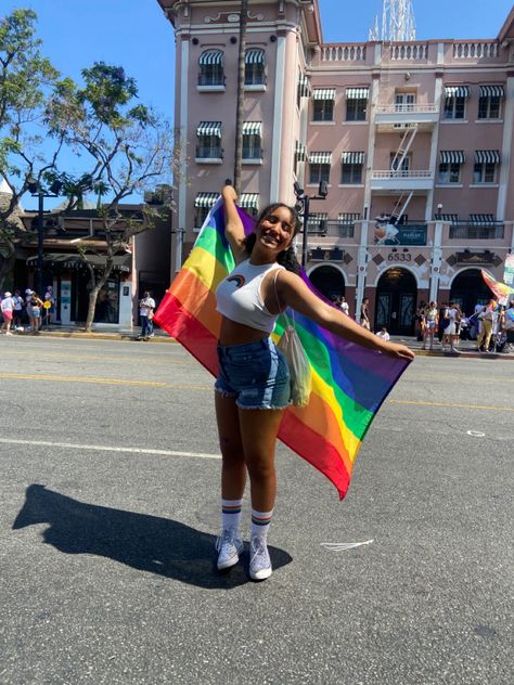 Pride Parade Outfit, Rave Concert, Gay Outfit, Gay Fashion, Pride Outfit, Concert Fits, Pride Parade, Friend Photoshoot, Lgbtq Pride