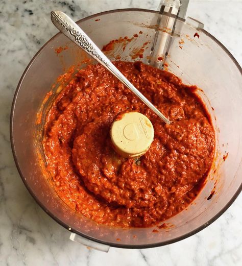 Roasted Red Bell Pepper Pesto Red Pepper Pesto Recipe, Roasted Red Bell Pepper, Pepper Pesto, Pesto Vegan, Italian American Food, Red Pesto, Kidney Friendly Foods, Bell Pepper Recipes, Veggie Meals