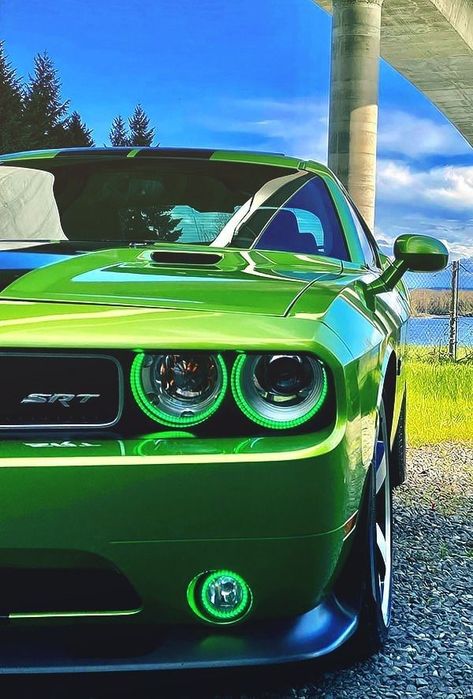 Wasp Aesthetic, Dodge Hellcat, Mustang Wallpaper, Dodge Challenger Hellcat, Black Batman, Challenger Hellcat, Wallpaper Car, Hellcat Challenger, Dodge Muscle Cars