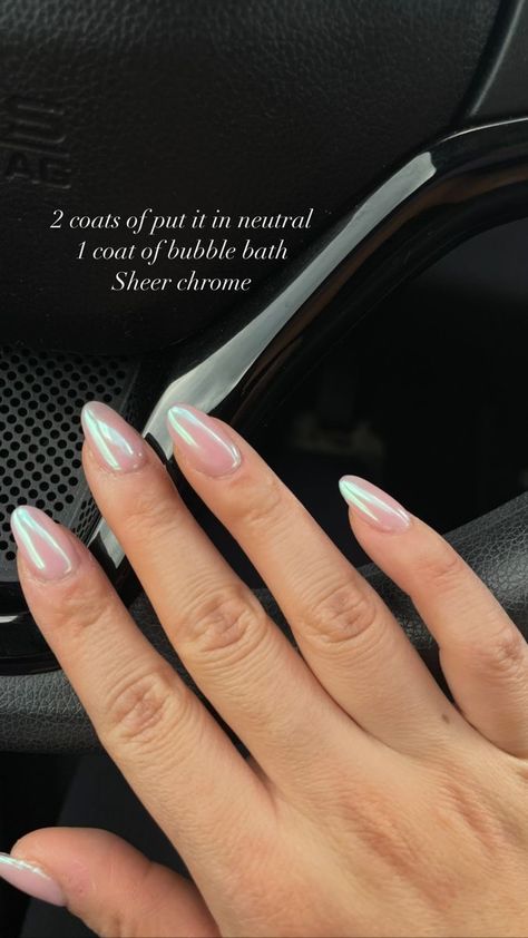 Pretty Acrylic Nails Oval, Chrome Nail Trend, How To Pearl Nails, Neutral Chrome Dip Powder Nails, Round Biab Nails, Aesthetic Dip Nails, Dip Powder Nails Round, Ombre Biab Nails, Pearl Dip Powder Nails