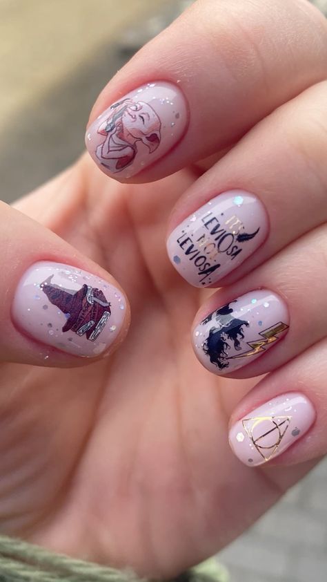 #fashion, #style, #outfitinspiration, #beauty Harry Potter Aesthetic Nails, Cute Harry Potter Nails, Harry Potter Christmas Nails, Simple Harry Potter Nails, Harry Potter Inspired Nails, Harry Potter Nails Designs, Potter Nails, Harry Potter Nail Art, Harry Potter Nails