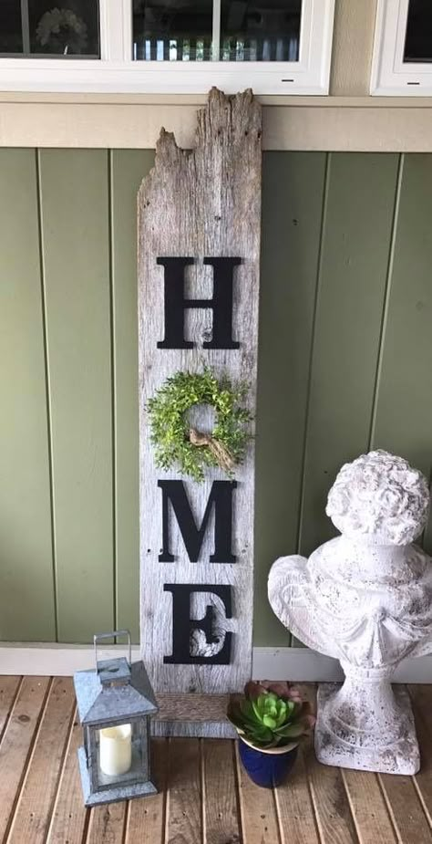 Barn Board Projects, Barnwood Projects, Barn Wood Ideas, Barn Wood Crafts, Barn Wood Projects, Primitive Homes, Barn Wood Signs, Barn Board, Diy Wood Signs