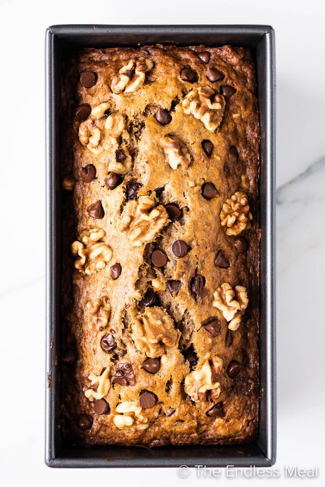 Chocolate Chip Walnut Banana Bread, Banana Bread No Eggs, Walnut Banana Bread, One Bowl Banana Bread, Chocolate Chip Banana Bread Recipe, Banana Walnut Bread, Chocolate Chip Bread, Cookie Dough Ice Cream, Walnut Bread