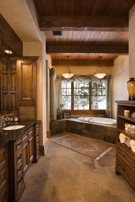 Rustic Master Bath, Rustic Bathroom Designs, Bathroom Farmhouse Style, Big Bathroom, Farmhouse Master, Rustic Bathroom Decor, Rustic Bathrooms, Dream Bathrooms, Farmhouse Bathroom Decor