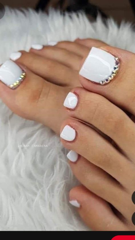 Foot Nails Ideas, Simple Toe Nails, Feet Nail Design, Green Acrylic Nails, Pedicure Colors, Gel Toe Nails, Acrylic Toe Nails, Pretty Toe Nails, Cute Toe Nails