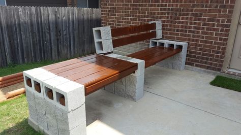 Kursi Outdoor, Cinder Block Furniture, Cinder Block Bench, Diy Outdoor Seating, Yard Ideas Cheap, Yard Ideas Backyard, Cinder Blocks, Ideas Backyard, Backyard Diy Projects