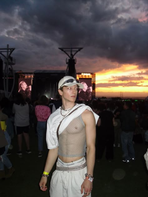 Rave Festival Outfits Men, Men’s Coachella Fashion, Rave Men Outfits Male, Outfit Edc Hombre, Men Rave Fits, Rave Wear Men, Boy Rave Outfits, Mens Rave Outfits Men Music Festivals, Edm Outfits Men