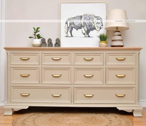 Tan Chalk Paint Furniture, Beige Dresser, Painting A Dresser, Vintage Furniture Makeover, Bedroom Seating Area, Revamp Furniture, Bedroom Furniture Makeover, Refinishing Furniture Diy, Bedroom Seating