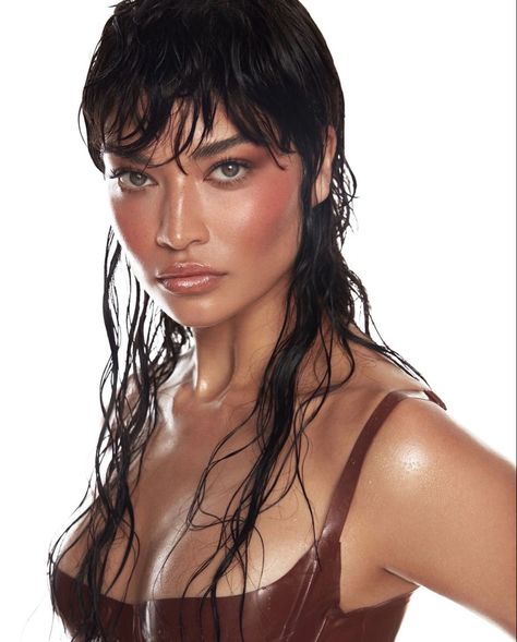 Faith Schroder, Noli Me Tangere, Shanina Shaik, Patrick Ta, Marina Laswick, Blurry Vision, Short Bangs, Power Stone, Oily Hair